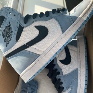 Jordan 1 Retro High OG 'University Blue'
